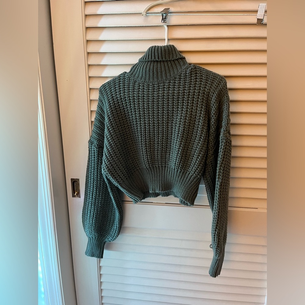 Grey super soft cropped sweater!